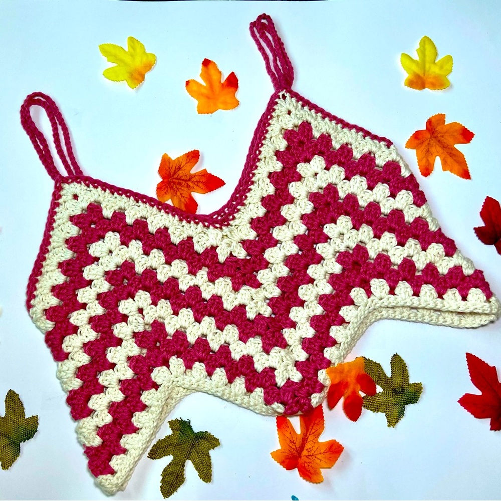 Crop top. Hand made crochet, NEW. Size M. Double color. Nice gift, any season